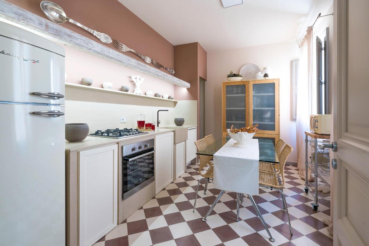Appartement Dimora Al Duomo à Trapani Extérieur photo